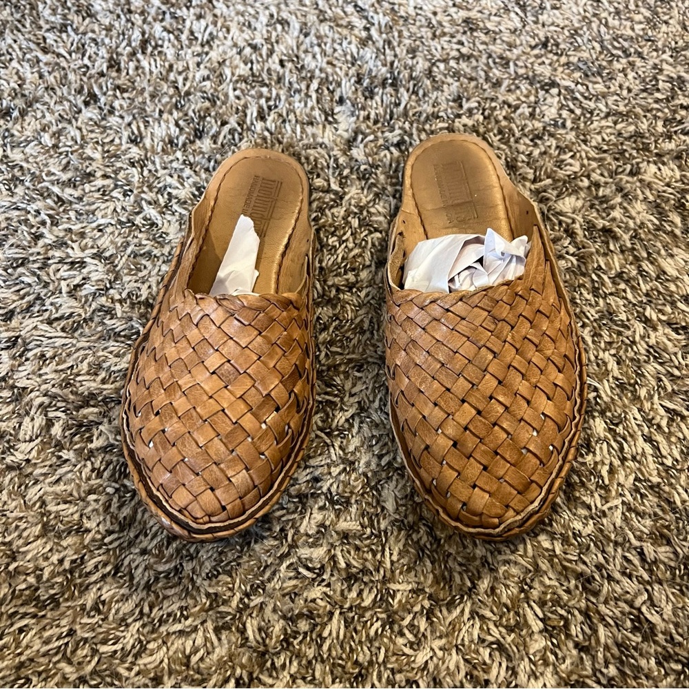 Mohinder Woven Slides in Honey